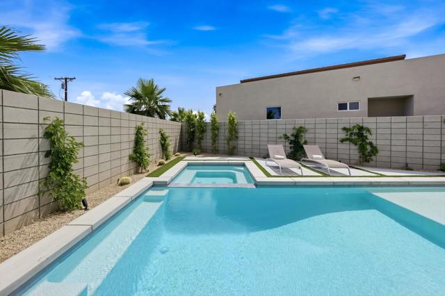 Image 32 of 41 For 41868 Volare Court