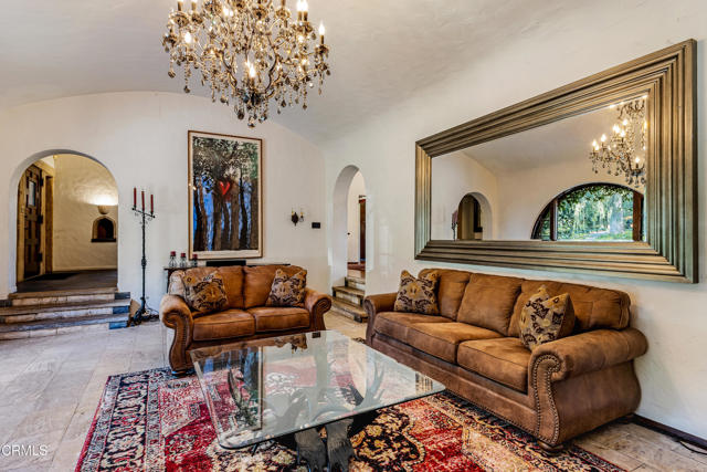 5321 Alta Canyada Road, La Canada Flintridge CA: https://media.crmls.org/mediaz/2192c244-c851-407c-a533-4924dba75798.jpg