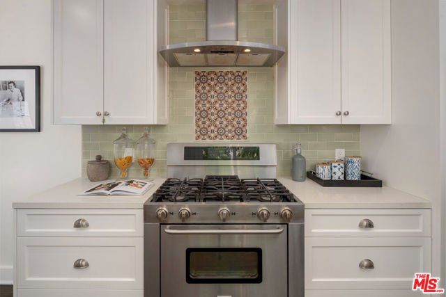 729 N Stanley Avenue, Los Angeles CA: https://media.crmls.org/mediaz/219371ba-0e23-40a7-a426-e77a2d515074.jpg
