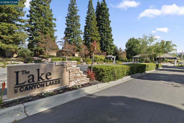731 Lakemont Pl, San Ramon CA: https://media.crmls.org/mediaz/2193c479-5641-443d-8586-d9c05bf1c758.jpg