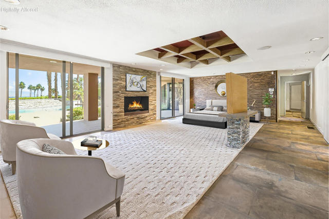 70150 Thunderbird Road, Rancho Mirage CA: https://media.crmls.org/mediaz/21942a63-f7a5-43a9-8588-171293dc6818.jpg