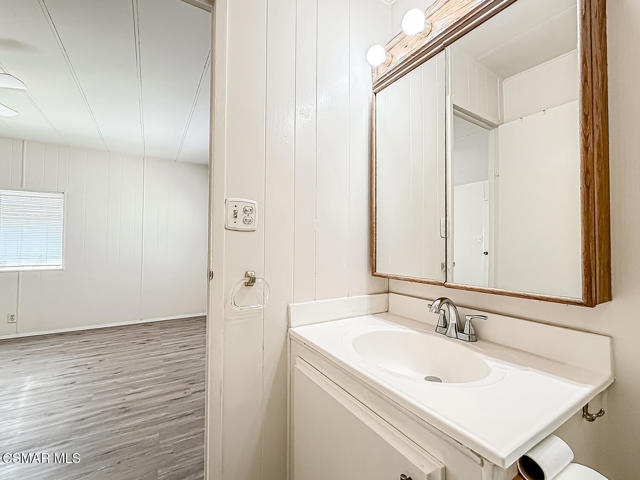 27 Irena Avenue, Camarillo CA: https://media.crmls.org/mediaz/21942db9-6dc1-4efc-9878-2381caa30406.jpg