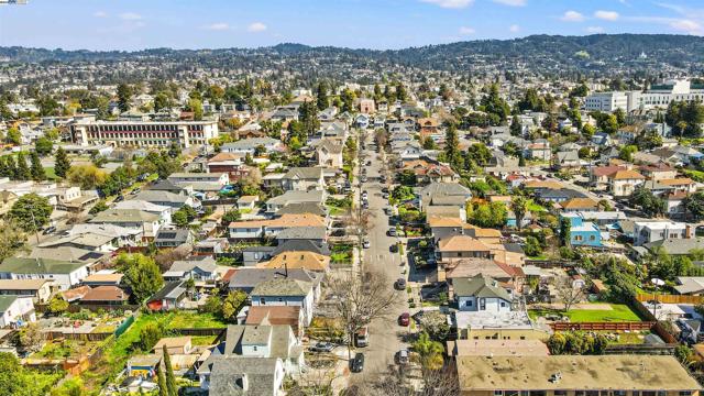 1206 E 23rd St, Oakland CA: https://media.crmls.org/mediaz/2194b6e8-573d-4dca-bee5-6d22847e2d76.jpg