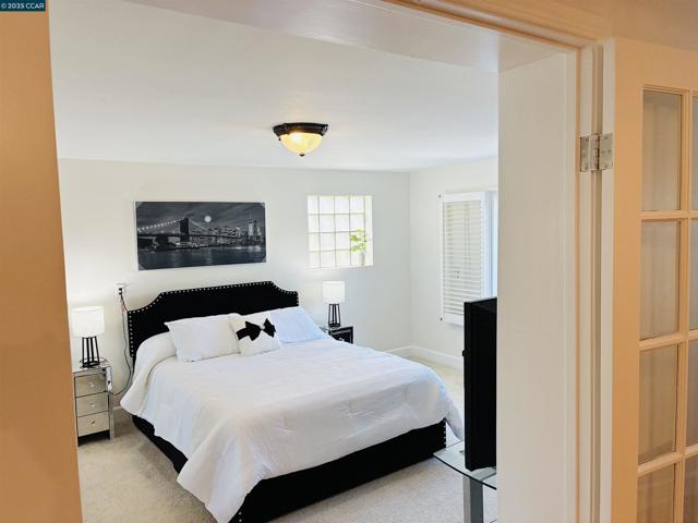 7968 Michigan Ave, Oakland CA: https://media.crmls.org/mediaz/21955366-a521-48b4-8a3a-1b23dba8c337.jpg