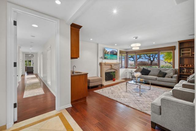 9351 La Jolla Farms Rd, San Diego CA: https://media.crmls.org/mediaz/2196cb9d-46f5-4a78-8da7-ec5cff1245ef.jpg