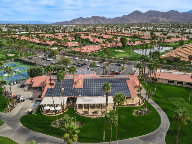 32 Presidio Place, Palm Desert CA: https://media.crmls.org/mediaz/21970378-629b-4124-a8f2-0e5696ef8eb3.jpg