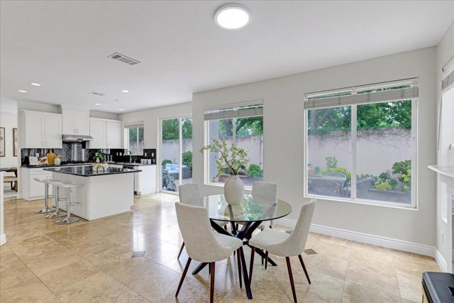 4480 Peacock Court, Dublin CA: https://media.crmls.org/mediaz/2197b498-3b65-4c94-99a3-9371e5db1778.jpg