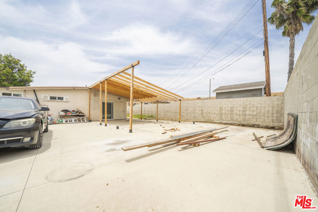 110 S Baymar Street, West Covina CA: https://media.crmls.org/mediaz/2197c961-decf-41ad-8fd4-5c787d608513.jpg