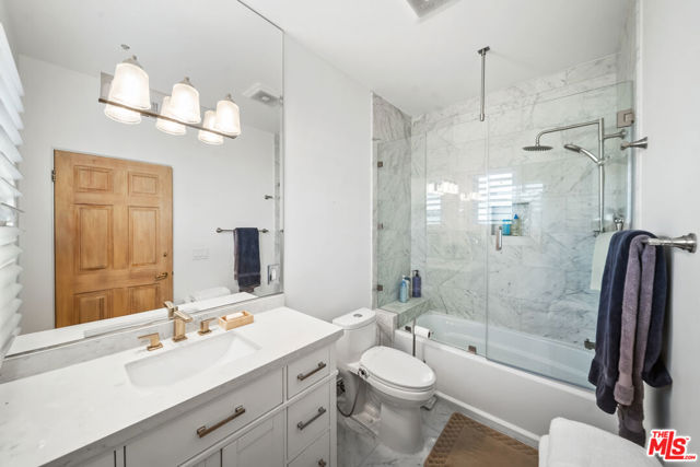 1821 Chastain, Pacific Palisades CA: https://media.crmls.org/mediaz/2198101b-0ded-4f1d-b969-e7da2b77fb00.jpg