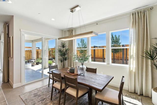 1685 Arione Street, Brentwood CA: https://media.crmls.org/mediaz/21982e9e-6382-4741-baf2-04a050684875.jpg