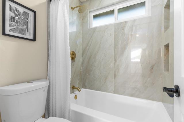 3565 Avenida Amorosa, Escondido CA: https://media.crmls.org/mediaz/219896bf-a62a-48b4-8bd7-f4cffc8eb543.jpg