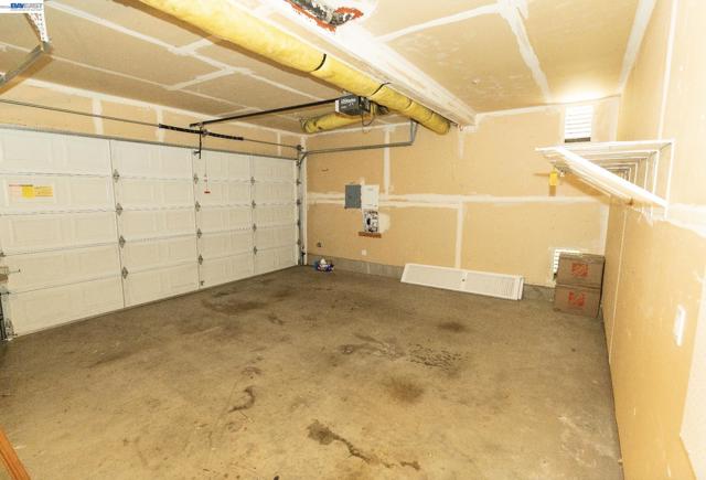 742 N 6th St, San Jose CA: https://media.crmls.org/mediaz/21992382-3cce-4f74-9a23-4780e9cb178b.jpg