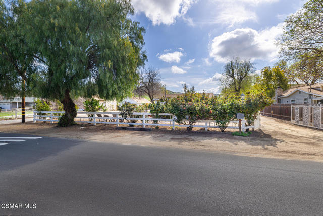 5324 Chesebro Road, Agoura Hills CA: https://media.crmls.org/mediaz/2199389a-c3ad-4b5b-a63e-c972e9f38ffd.jpg