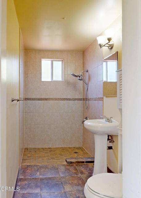 9575 Bolton Avenue, Montclair CA: https://media.crmls.org/mediaz/2199646f-5ccd-4d60-8102-9422aad13cd6.jpg