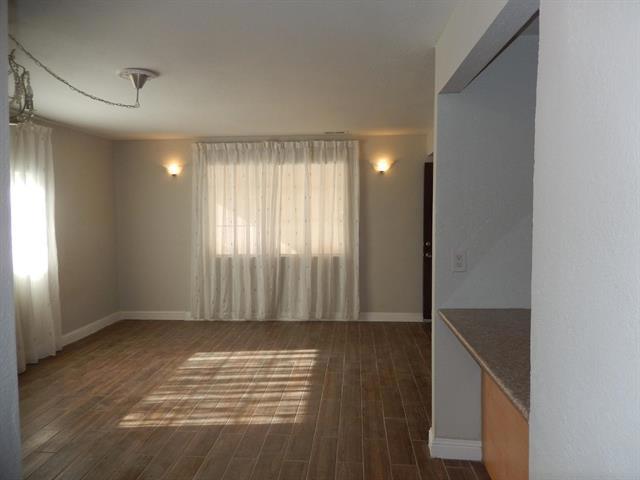 1579 Michigan Avenue,  CA: https://media.crmls.org/mediaz/219a1c42-019c-4b76-adf7-8b30fab89de0.jpg