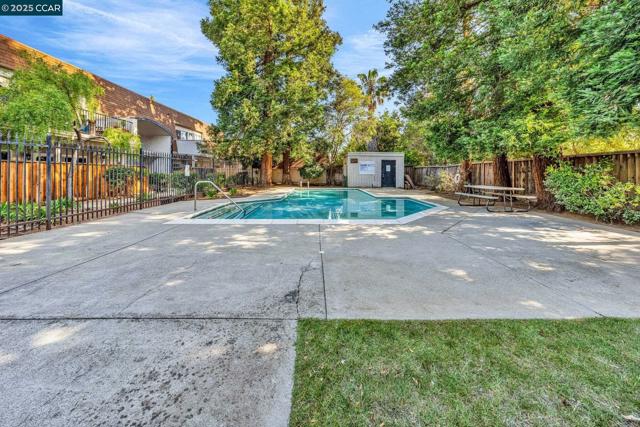 3641 Clayton Rd, Concord CA: https://media.crmls.org/mediaz/219a4064-c32c-4765-81cd-b7d5fd4b453f.jpg
