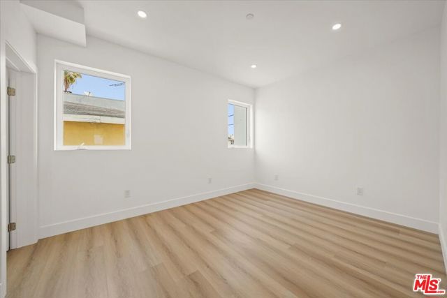 910 N Hudson Avenue, Los Angeles CA: https://media.crmls.org/mediaz/219a8be8-c48d-48b3-bc11-62ea98751ab6.jpg