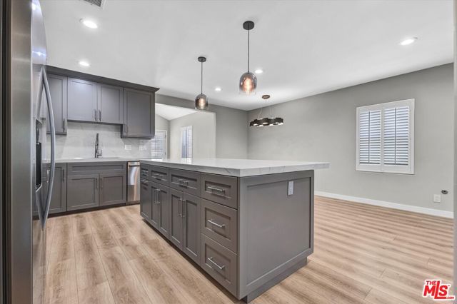 13964 La Maida Street, Sherman Oaks CA: https://media.crmls.org/mediaz/219ad9ef-4fc2-44ad-aa9f-b42d948c2164.jpg