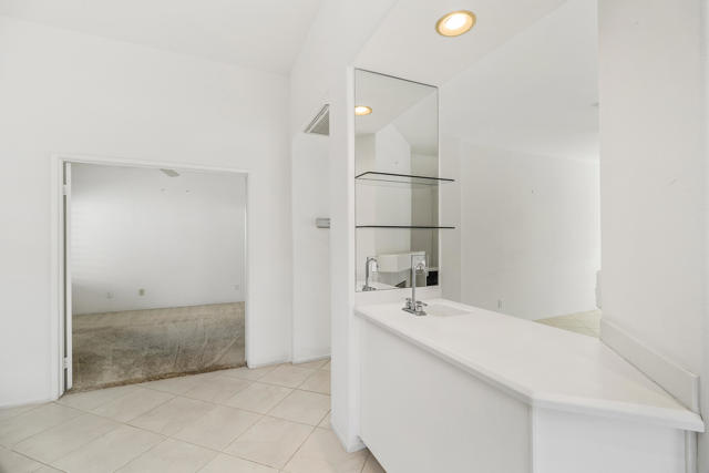 2 Vistara Drive, Rancho Mirage CA: https://media.crmls.org/mediaz/219adc20-dc24-42db-8f12-6cd5ea377fc4.jpg