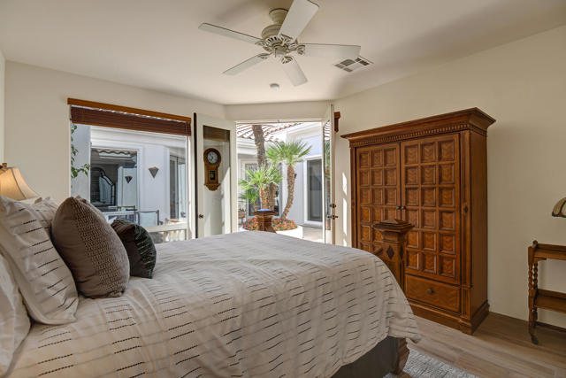 79405 Mandarina, La Quinta CA: https://media.crmls.org/mediaz/219b10cc-c4d1-4bb3-af4f-e32c6deae607.jpg