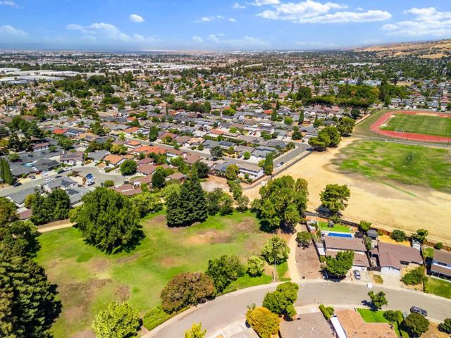 1584 Sonoma Drive, Milpitas CA: https://media.crmls.org/mediaz/219b5459-7229-47a5-8e93-5a4468237219.jpg