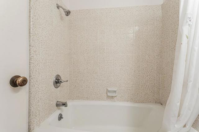 323 Broadway, Santa Cruz CA: https://media.crmls.org/mediaz/219bb479-a364-4e28-a565-59f35303fe82.jpg