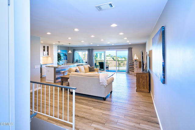 Detail Gallery Image 7 of 58 For 886 Winding Way Dr, Ventura,  CA 93001 - 2 Beds | 2/1 Baths