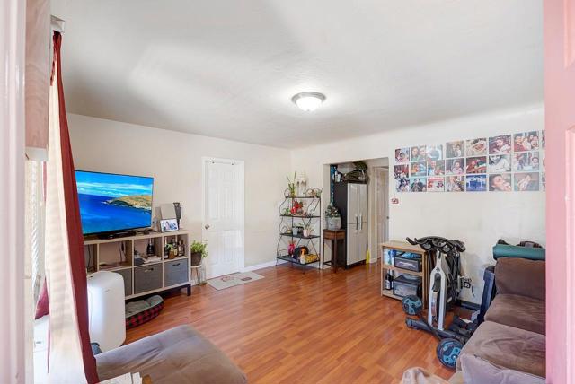 264 N 34th Street, San Jose CA: https://media.crmls.org/mediaz/219c22d1-3b47-4389-8d02-a0db3787a17b.jpg