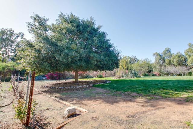 2610 Sunset Hills, Escondido CA: https://media.crmls.org/mediaz/219c2702-e97f-455e-b702-ae748bbc45ed.jpg