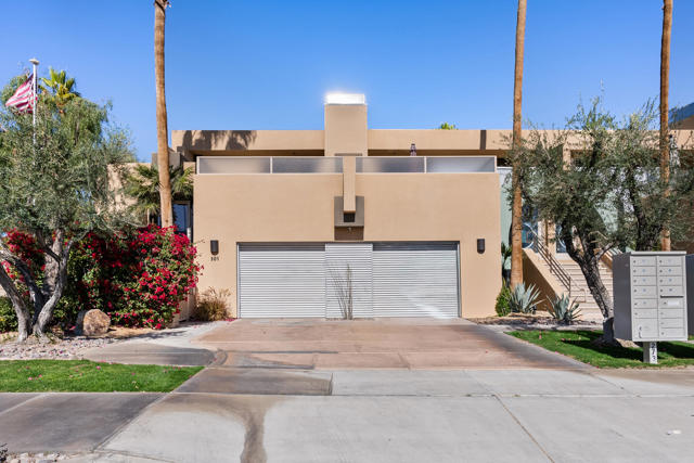 100 E Stevens Road, Palm Springs CA: https://media.crmls.org/mediaz/219c50d1-c0c9-40d7-950c-2f5666bcf93d.jpg