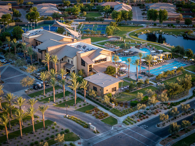 82375 Crane Drive, Indio CA: https://media.crmls.org/mediaz/219c866a-6caa-4bc9-befe-9827c8cd0eea.jpg