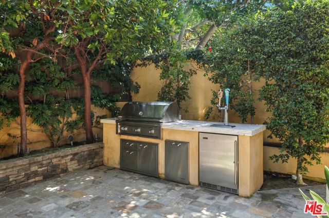 3200 Elm Avenue, Manhattan Beach, California 90266, 5 Bedrooms Bedrooms, ,4 BathroomsBathrooms,Residential,For Sale,Elm,25584821