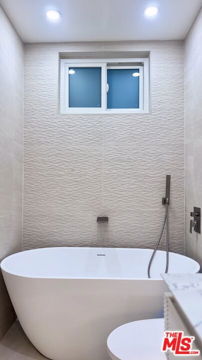 Primary Bathroom Tub