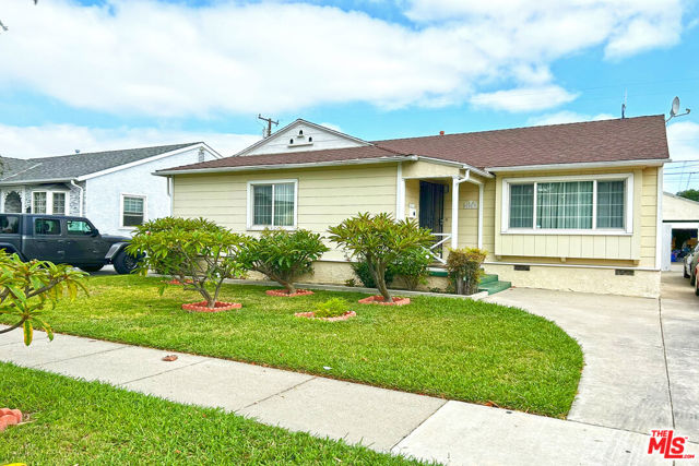 2513 Denmead Street, Lakewood CA: https://media.crmls.org/mediaz/219de610-dcc7-4408-9720-a76f01a020da.jpg