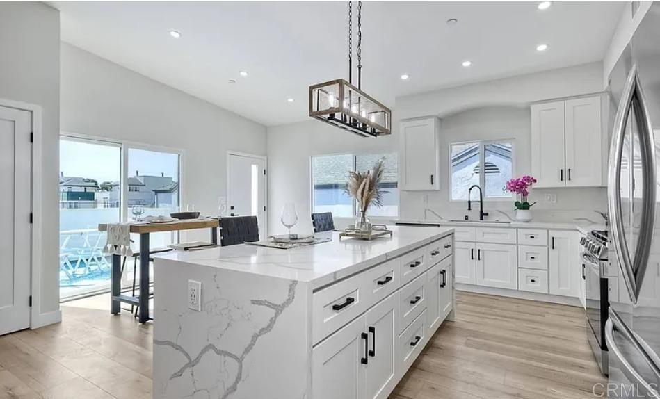 573 Florida Street #1