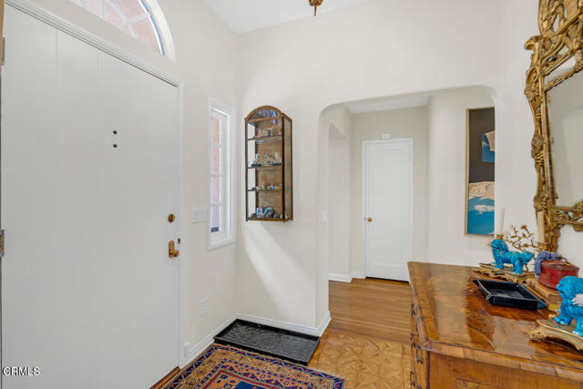 110 Glen Summer Road, Pasadena CA: https://media.crmls.org/mediaz/219e5666-62fb-4d22-8c67-baba6df6fc2d.jpg