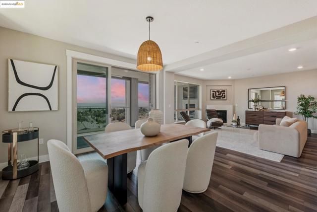 6757 Skyview Dr, Oakland CA: https://media.crmls.org/mediaz/219e9456-9821-4b0b-972f-74b2f4121ec9.jpg
