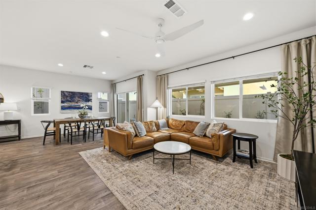 5616 Daybreak Way, Bonsall CA: https://media.crmls.org/mediaz/219e96fb-000e-434d-9c23-ea23a8f9d8cd.jpg