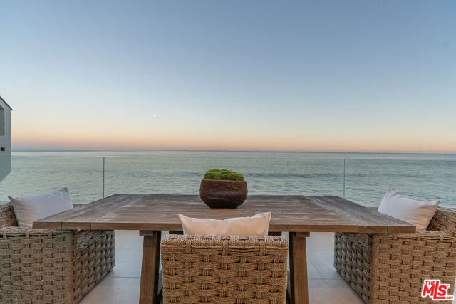 26520 Latigo Shore Drive, Malibu CA: https://media.crmls.org/mediaz/219eb051-538e-43b9-adb8-36e18799f3b9.jpg