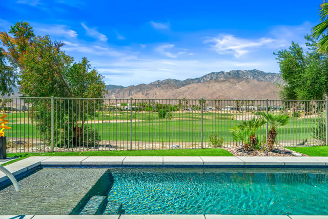 1325 Passage Street, Palm Springs CA: https://media.crmls.org/mediaz/219f7b85-1ec0-4d5b-be0d-d9a9041c138f.jpg