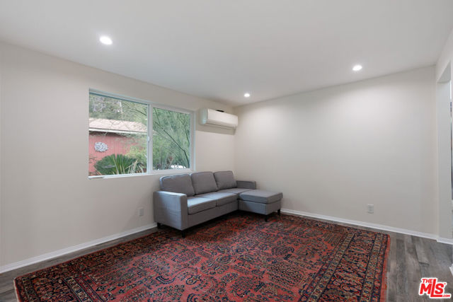 483 Sturtevant Drive, Sierra Madre CA: https://media.crmls.org/mediaz/219f8c88-c062-4aa8-892b-76584bb6dd62.jpg