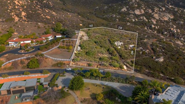 87 Presilla Dr, Jamul CA: https://media.crmls.org/mediaz/219fcf0c-5229-41db-8ea5-2919ee7cbd22.jpg