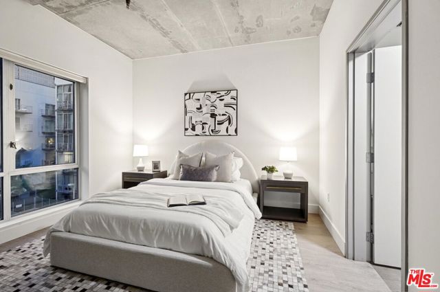 645 W 9th Street, Los Angeles CA: https://media.crmls.org/mediaz/219fd33a-2f6c-4252-b37b-d5abdd0e7743.jpg