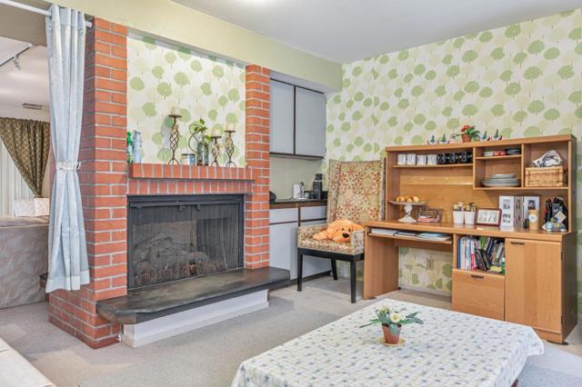 2411 Carlmont Drive, Belmont CA: https://media.crmls.org/mediaz/21a04791-8455-4654-9a0f-1fef980085ff.jpg