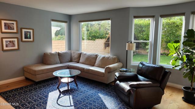 76 Boulder Creek Road, Simi Valley CA: https://media.crmls.org/mediaz/21a13f43-6663-430b-8c8c-71f39b33e29f.jpg