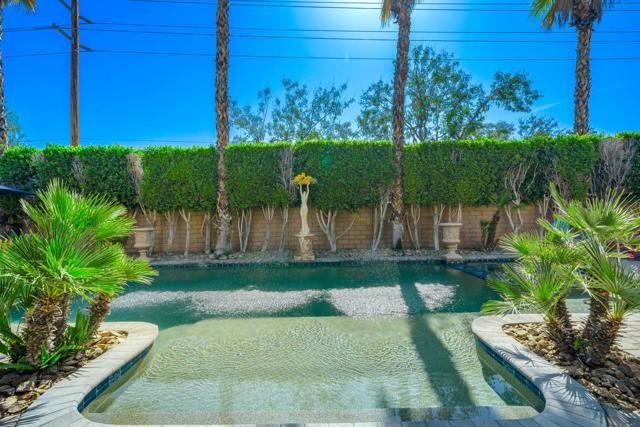 52540 Vino, La Quinta CA: https://media.crmls.org/mediaz/21a14959-819f-42a2-9ea7-a26c5f08f127.jpg