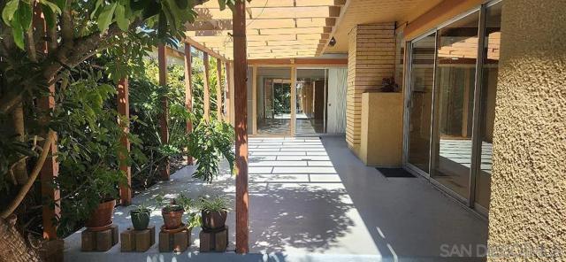 1631 Cypress Ave, San Diego CA: https://media.crmls.org/mediaz/21a20637-d9b8-4368-ab7f-4f0768dcf0fa.jpg