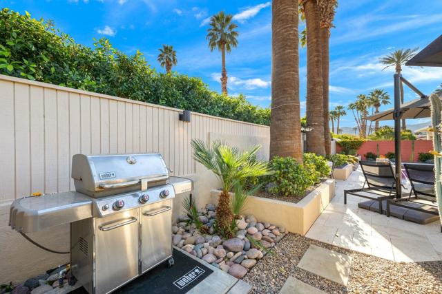 45371 Rancho Palmeras Drive, Indian Wells CA: https://media.crmls.org/mediaz/21a2e611-30e0-4d4c-a934-558743bffc22.jpg