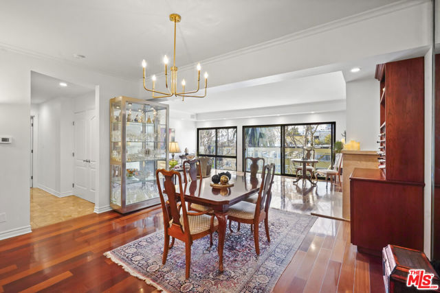 801 Ocean Avenue, Santa Monica CA: https://media.crmls.org/mediaz/21a3d519-1b03-461e-aab2-f10d1e9ffc5b.jpg