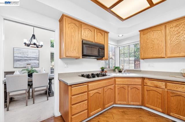 Image 17 of 46 For 579 Amberwood Way